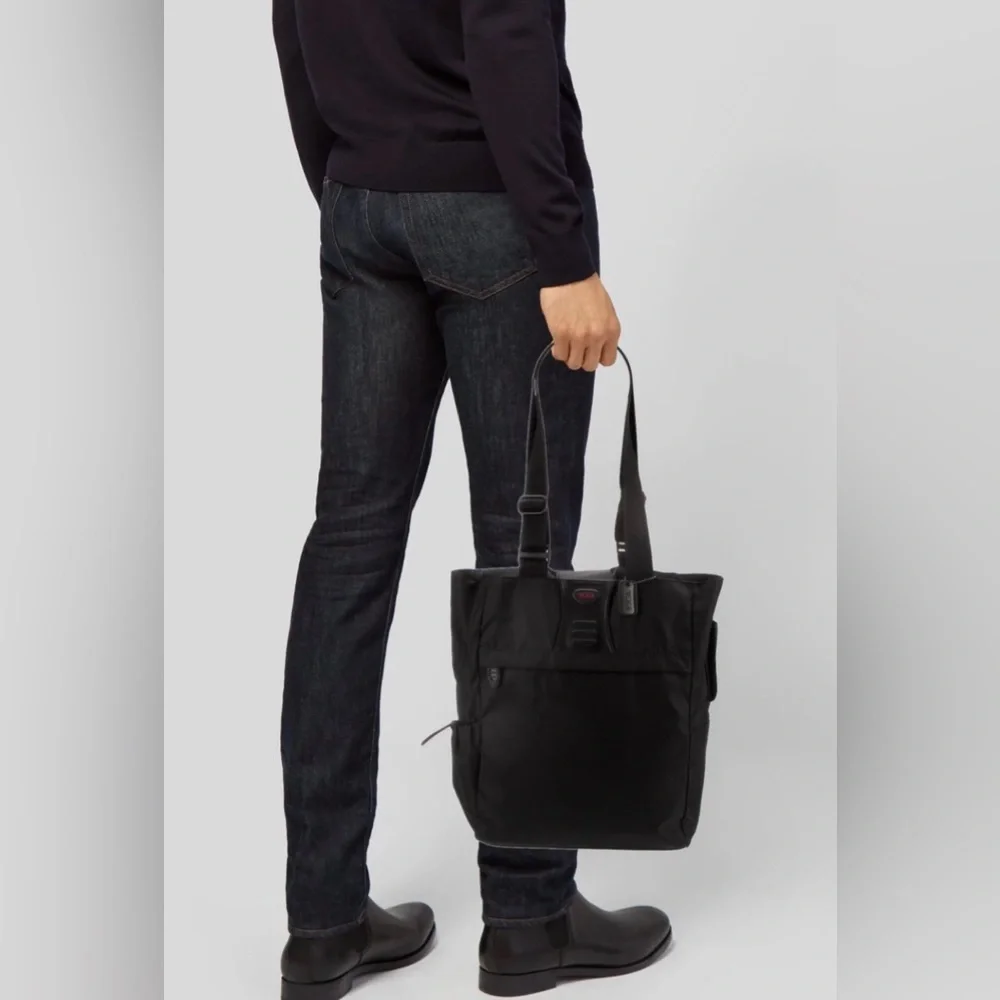 Tumi‎ Tote Bag Black Business Travel Carry Heavy Nylon Magnetic Closure 15x12x5